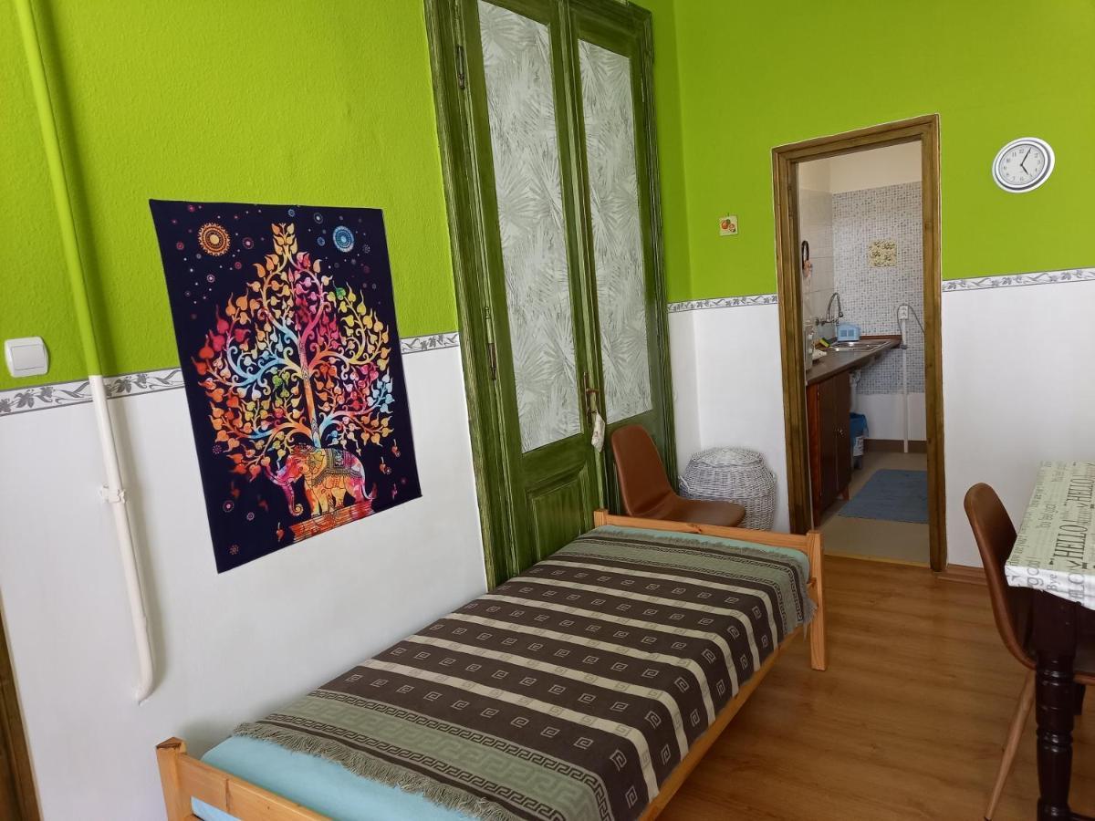 Gabor Vendeghaz Apartment Eger Luaran gambar