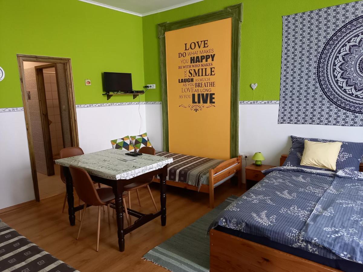 Gabor Vendeghaz Apartment Eger Luaran gambar