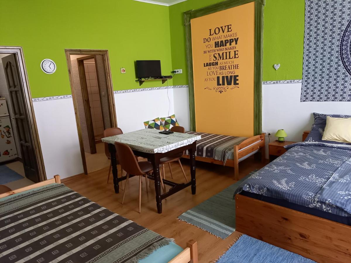 Gabor Vendeghaz Apartment Eger Luaran gambar
